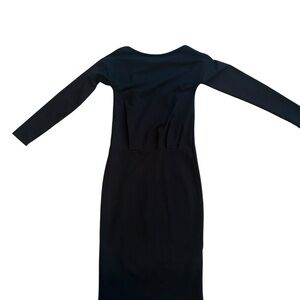 Repe Runa Elegant Black Long-Sleeve Midi Dress